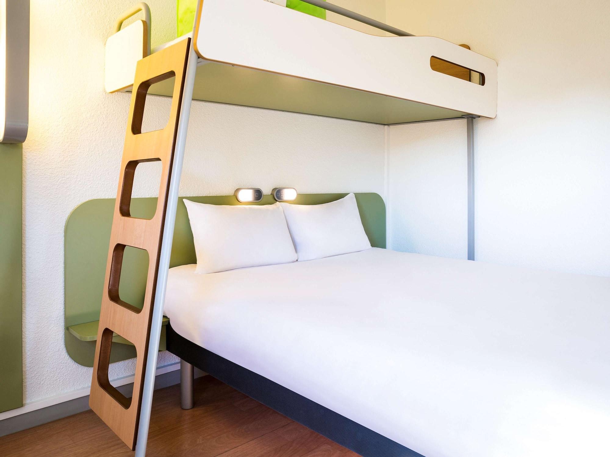 Ibis Budget Lyon Gerland Bagian luar foto