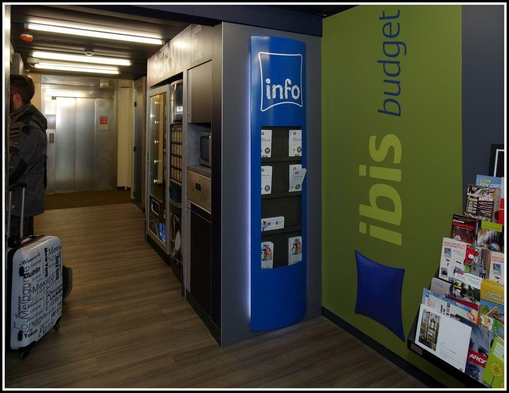 Ibis Budget Lyon Gerland Bagian luar foto