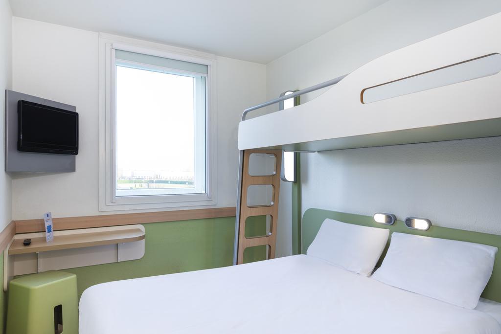 Ibis Budget Lyon Gerland Bagian luar foto