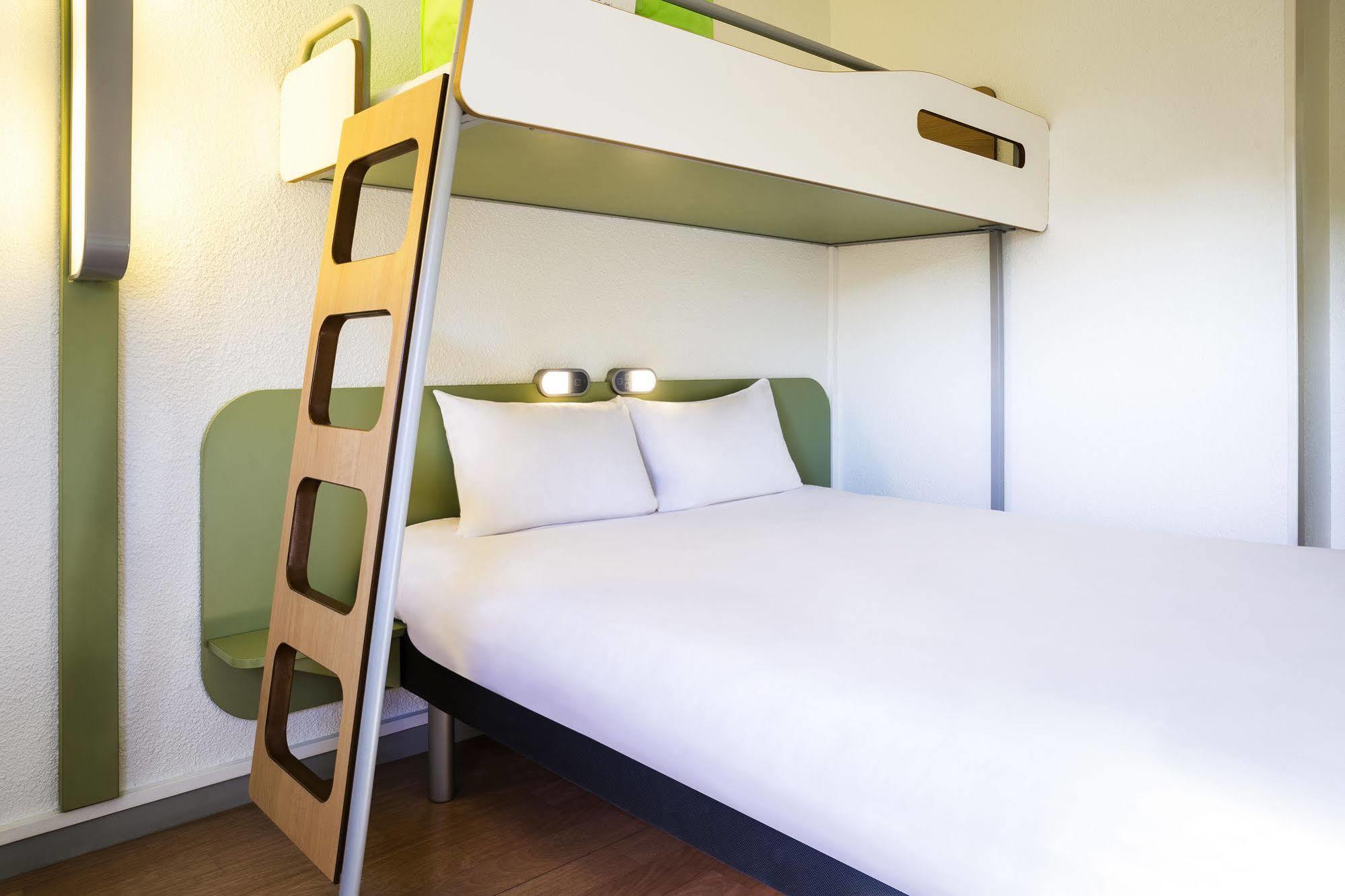 Ibis Budget Lyon Gerland Bagian luar foto