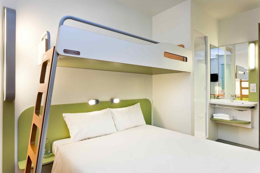 Ibis Budget Lyon Gerland Bagian luar foto